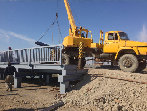 Completion of the project of four iron bridges for cars on the Al-Tar-Al-Hammar-Al-Jabaish road in Dhi Qar Governorate.